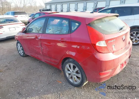 2013 Hyundai Accent Se из США, поврежденный, VIN KMHCU5AE1DU071243